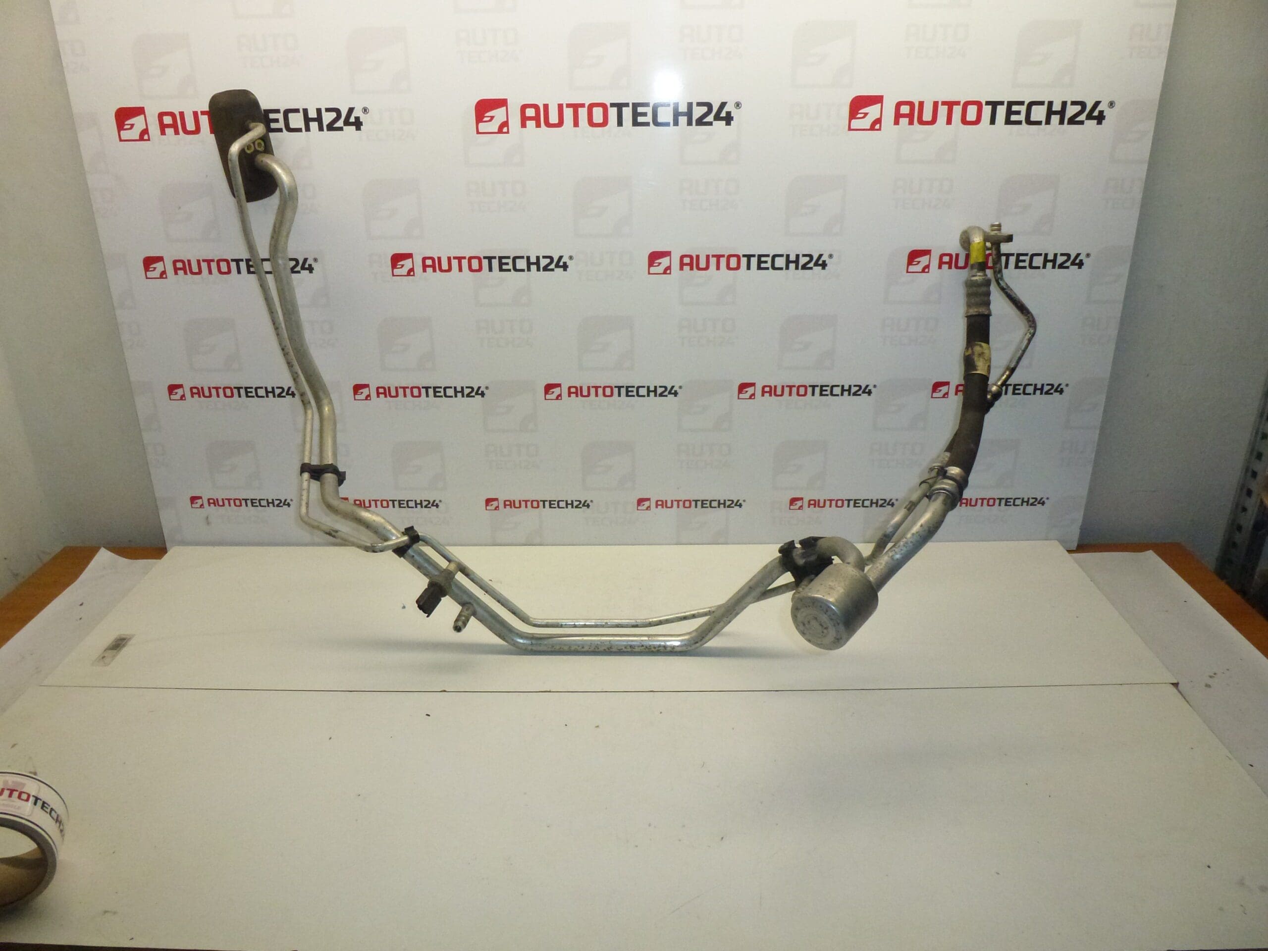 Tubo impianto climatizzazione Citroën C4 Peugeot 307 9650628180 6460QL