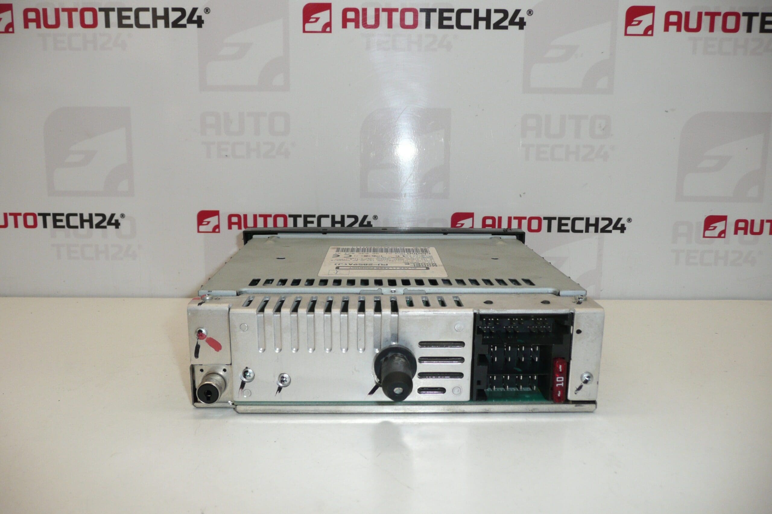 Autoradio CLARION Citroën Peugeot 96635824XT - immagine 2