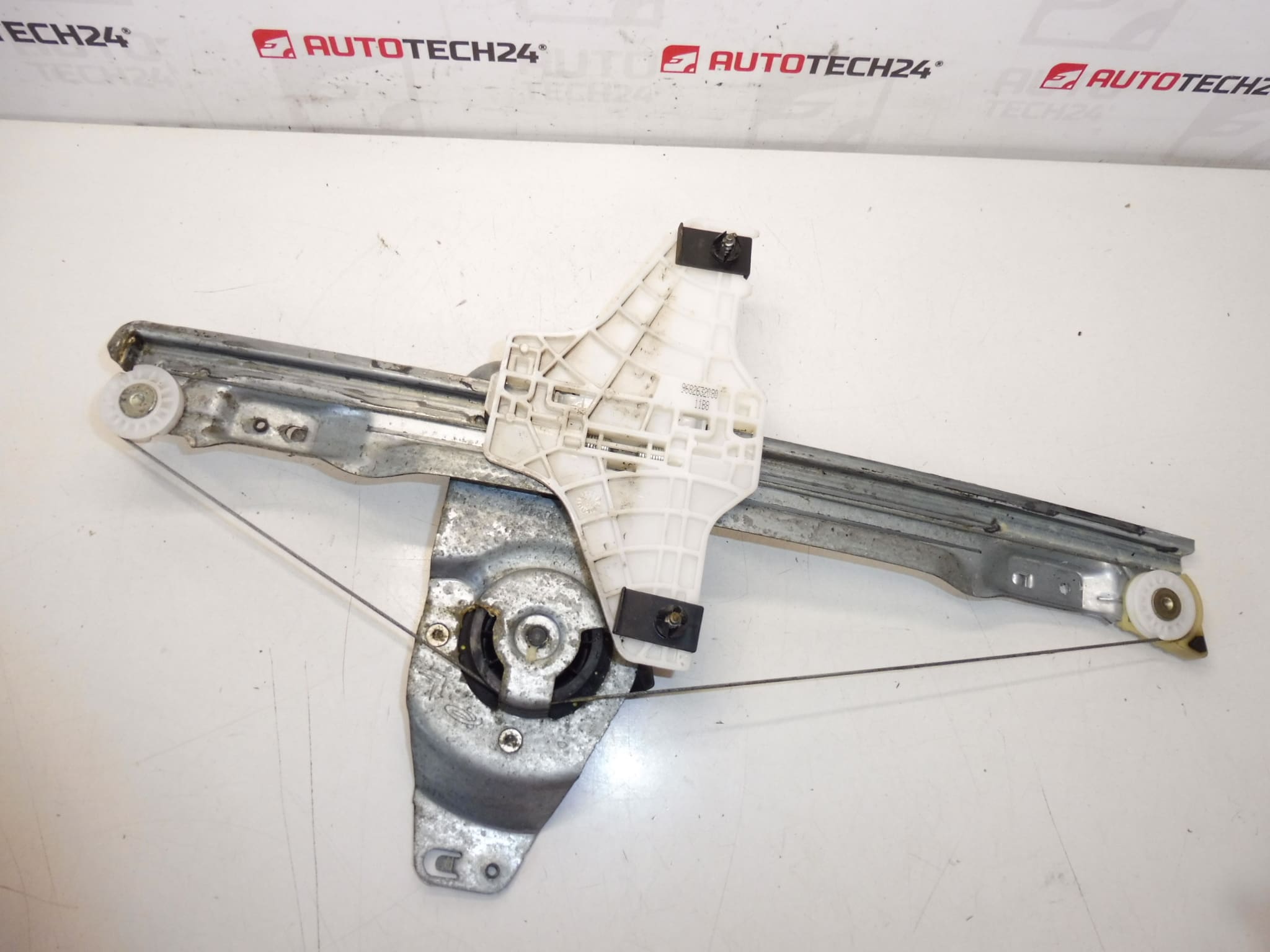 Meccanismo di avvolgimento del lunotto posteriore destro Citroën C4 Picasso 9224E4 - immagine 2