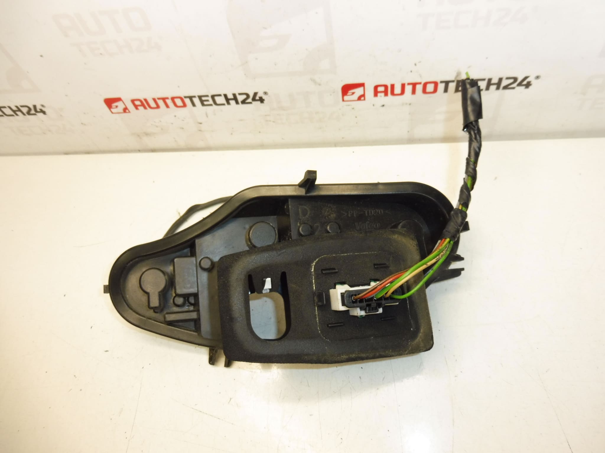 Parafango base fanale posteriore destro Citroën C3 II 6351KQ - immagine 2