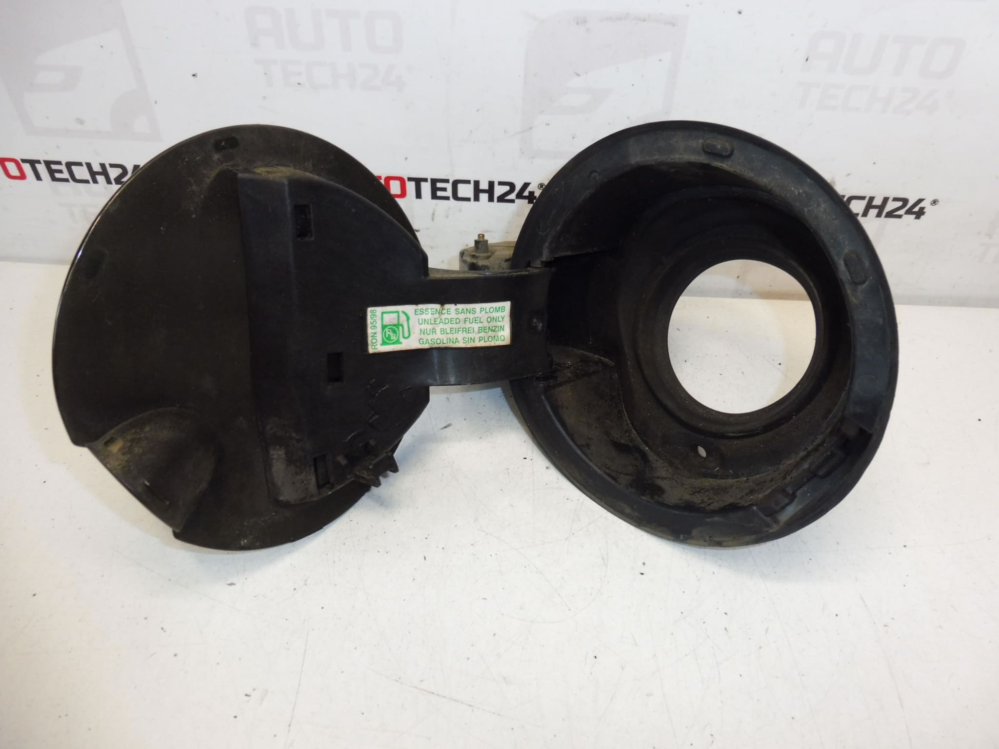 Tappo serbatoio carburante KDK Citroën C3 II A51 1517H3 - immagine 2