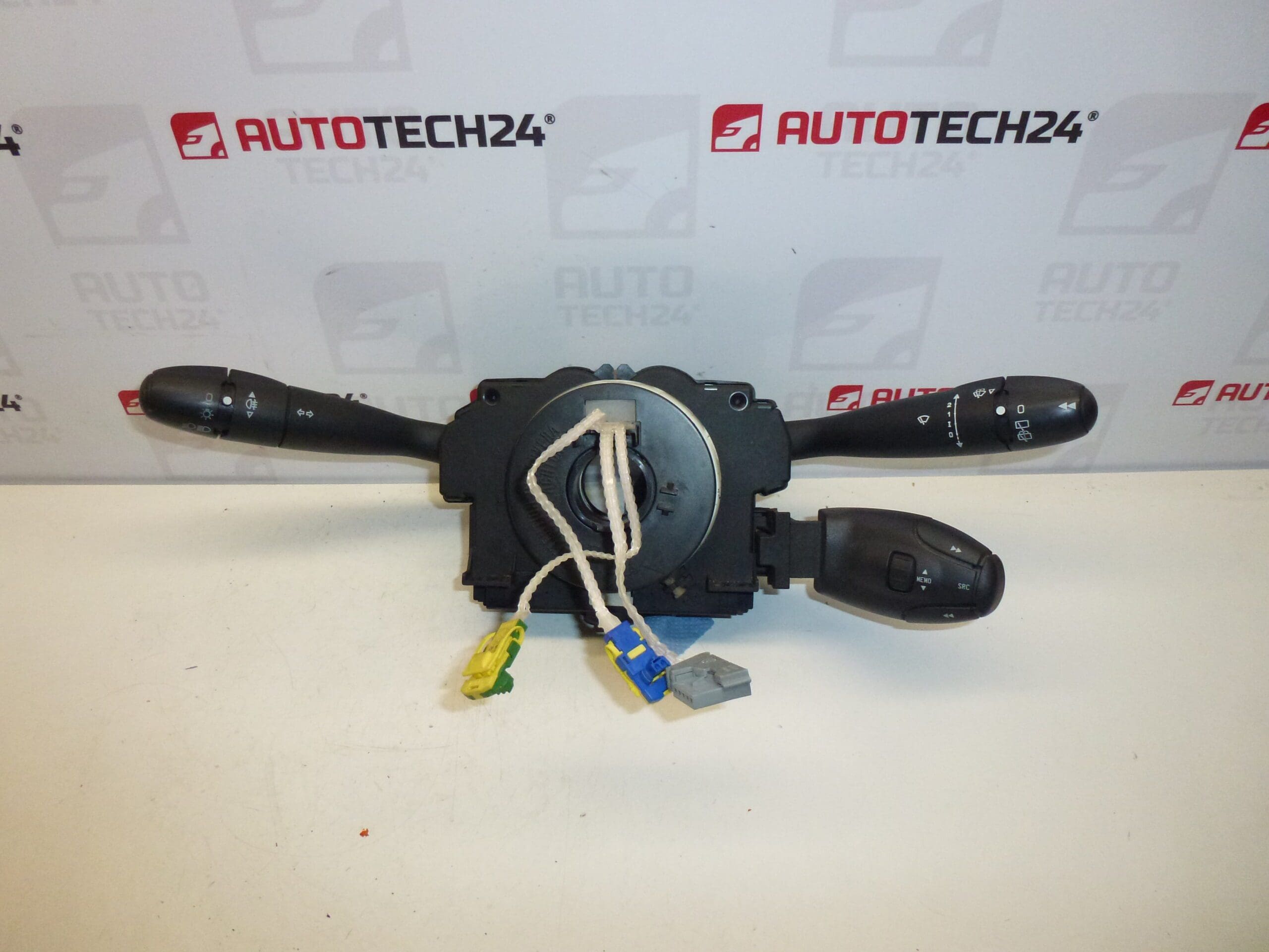 Comandi sotto il volante per Citroën e Peugeot 96477540XT 6242C4