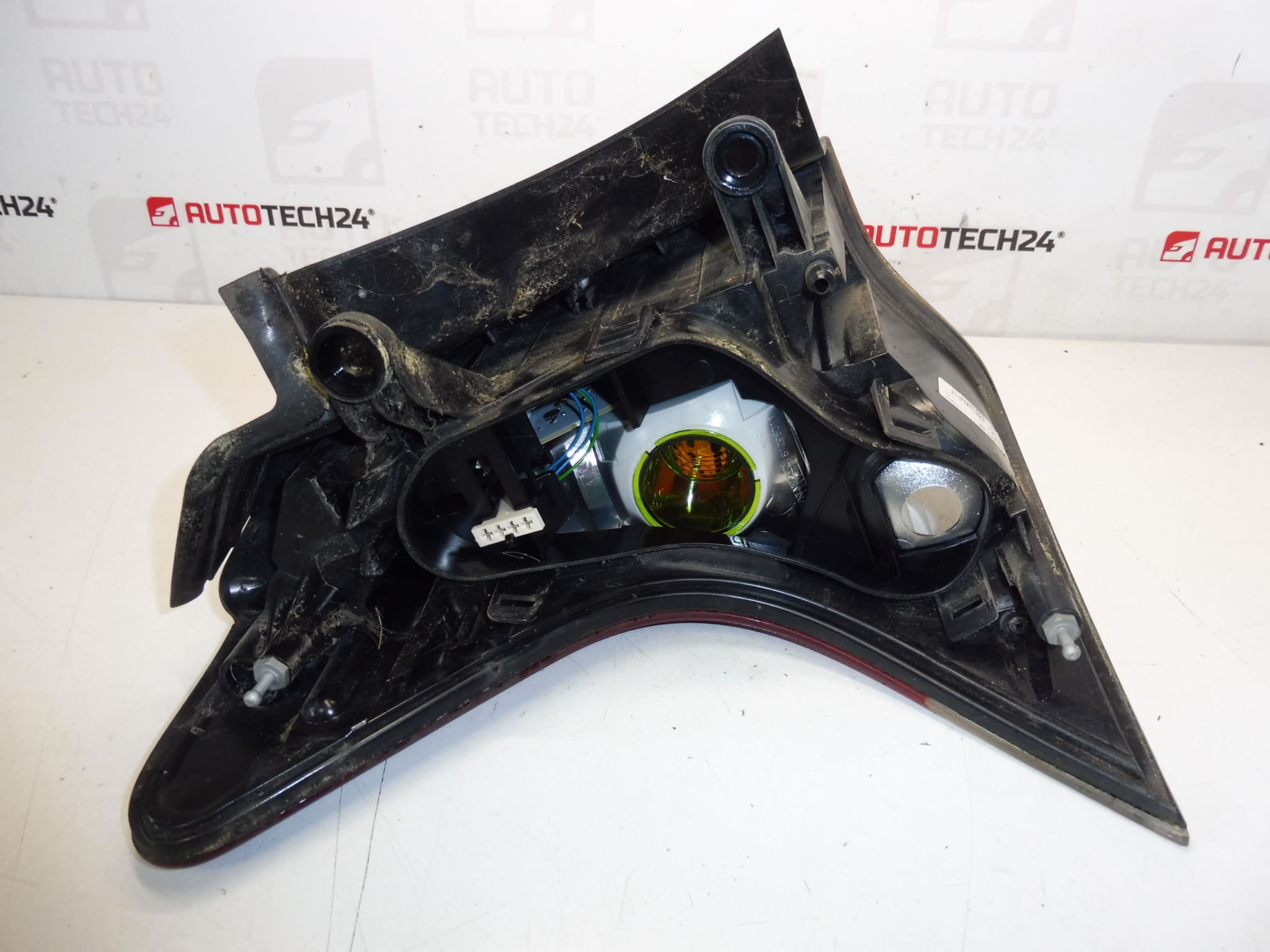 Faro posteriore destro Peugeot 3008 9805510480 - immagine 2