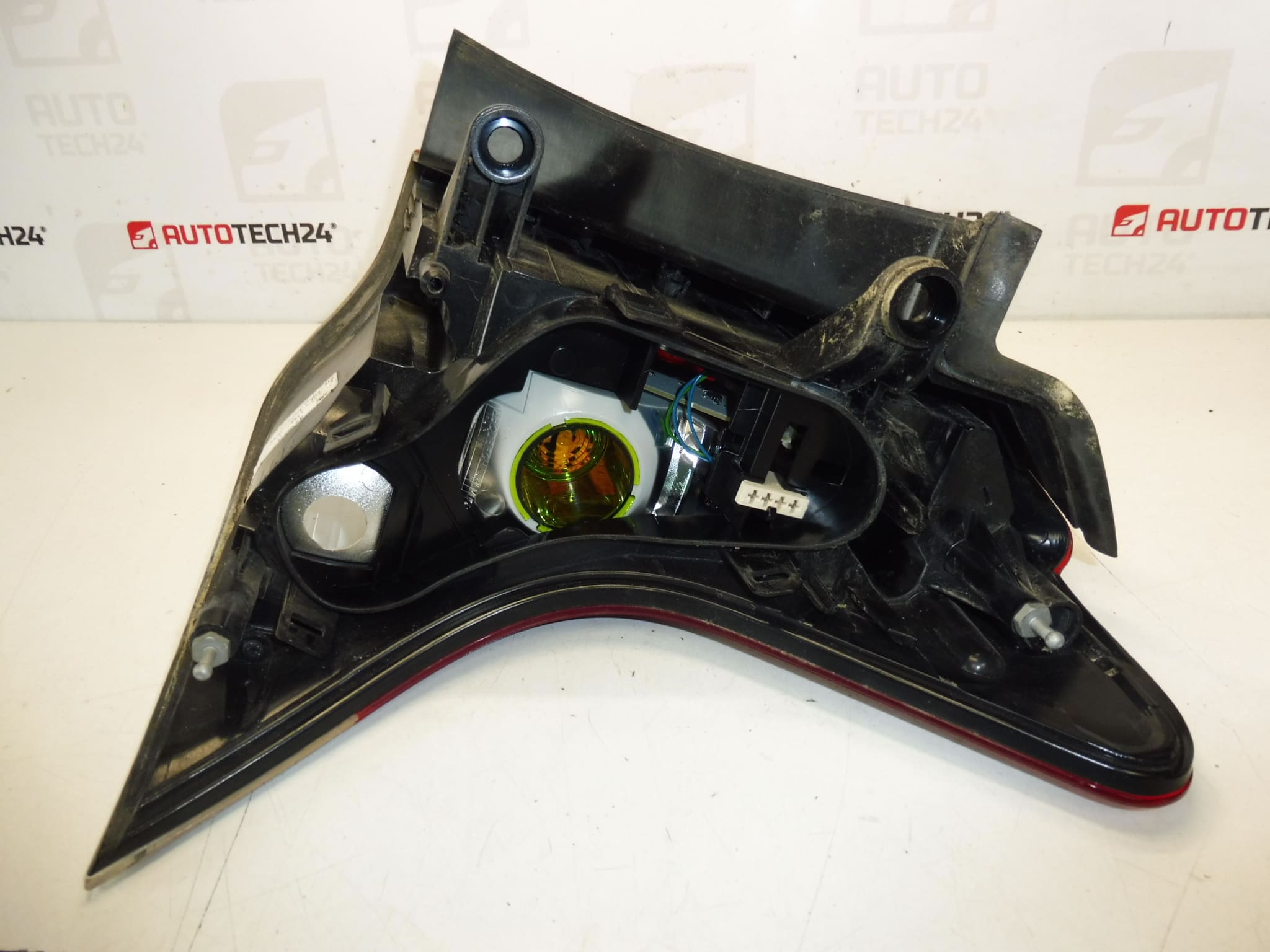 Faro posteriore sinistro Peugeot 3008 9805510580 - immagine 2