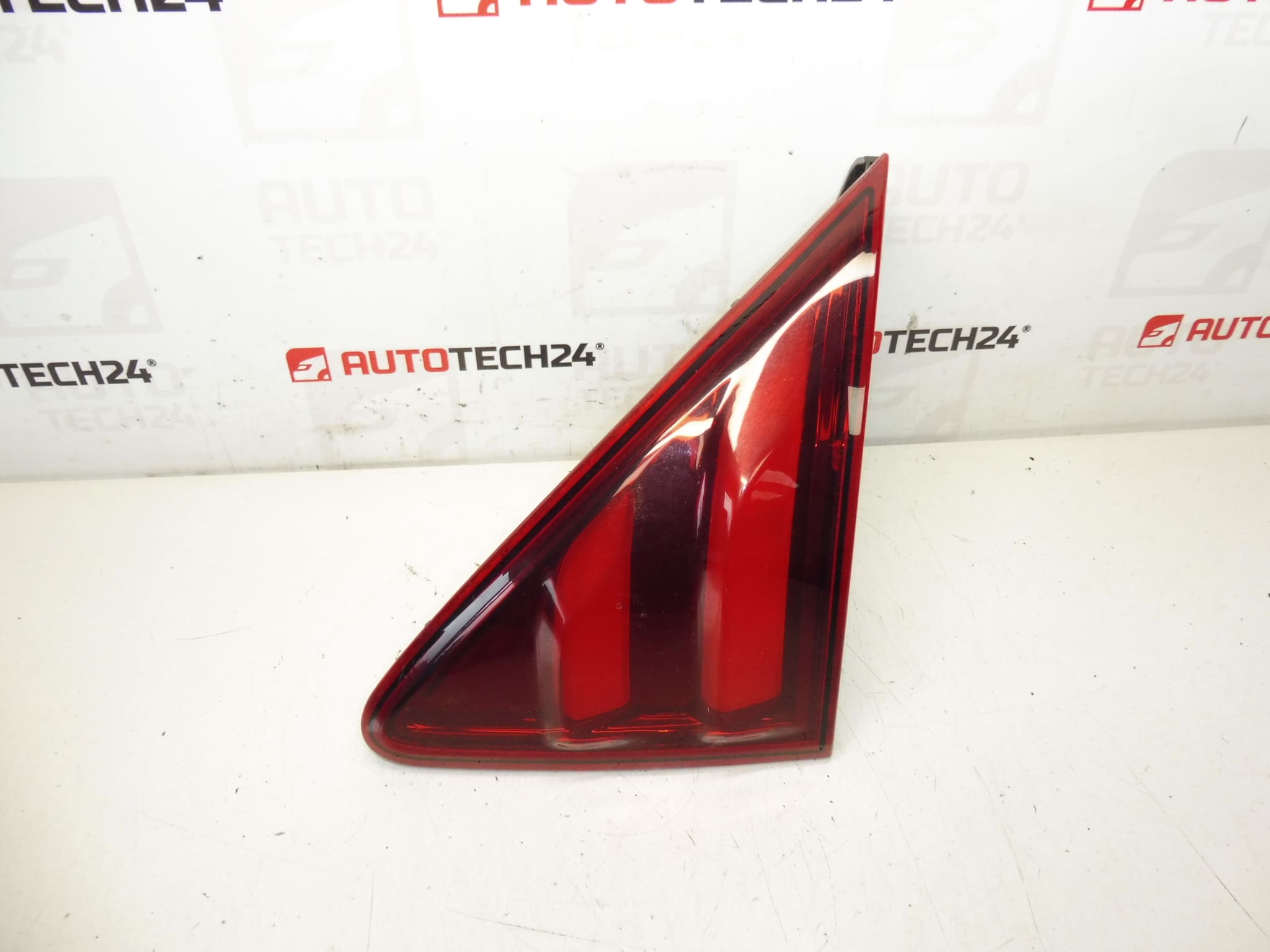 Peugeot 3008 coperchio faro posteriore destro 9805511280