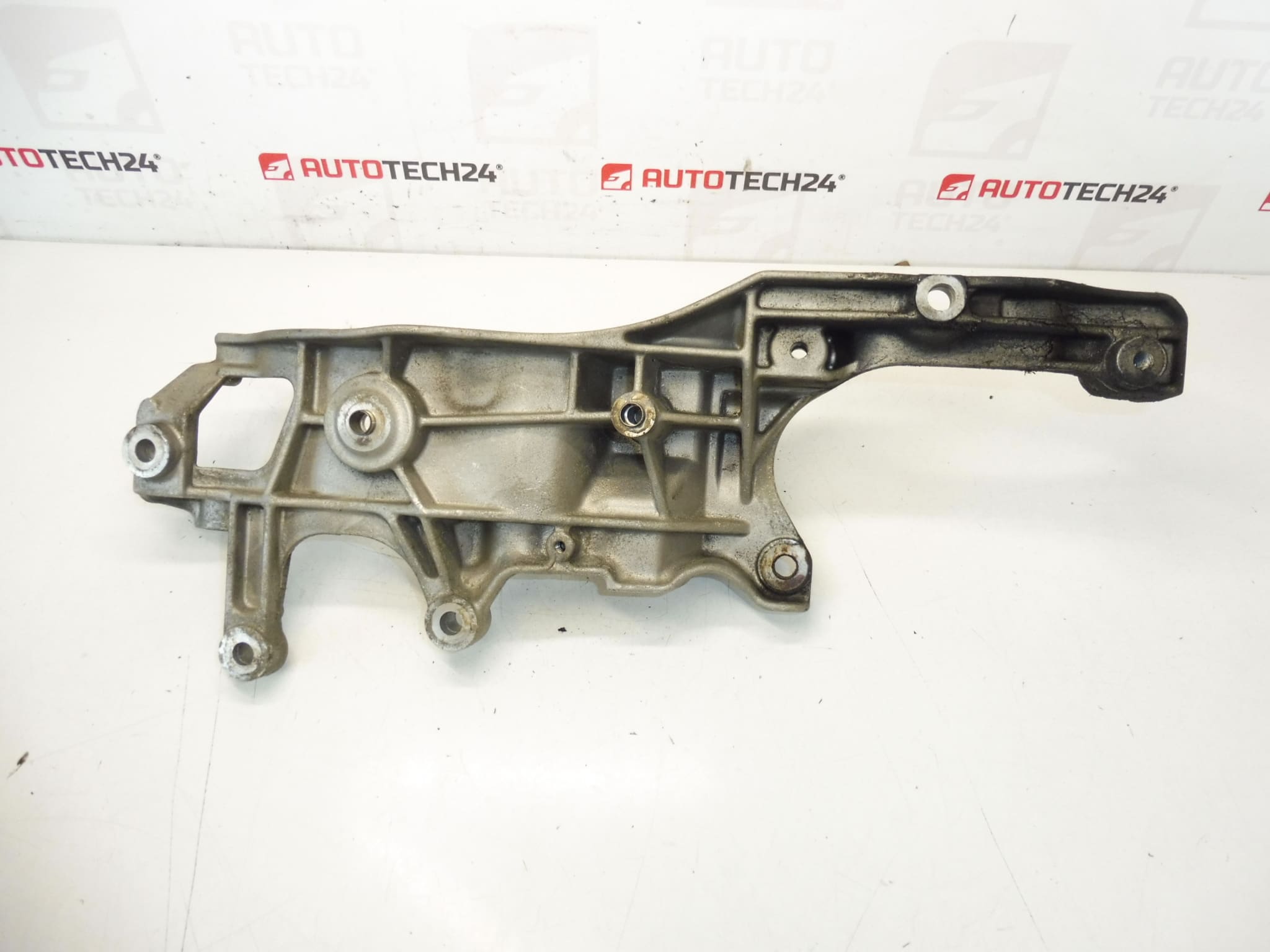 Supporto per compressore A/C alternatore Citroën Peugeot 9688628680 5706N7 - immagine 2