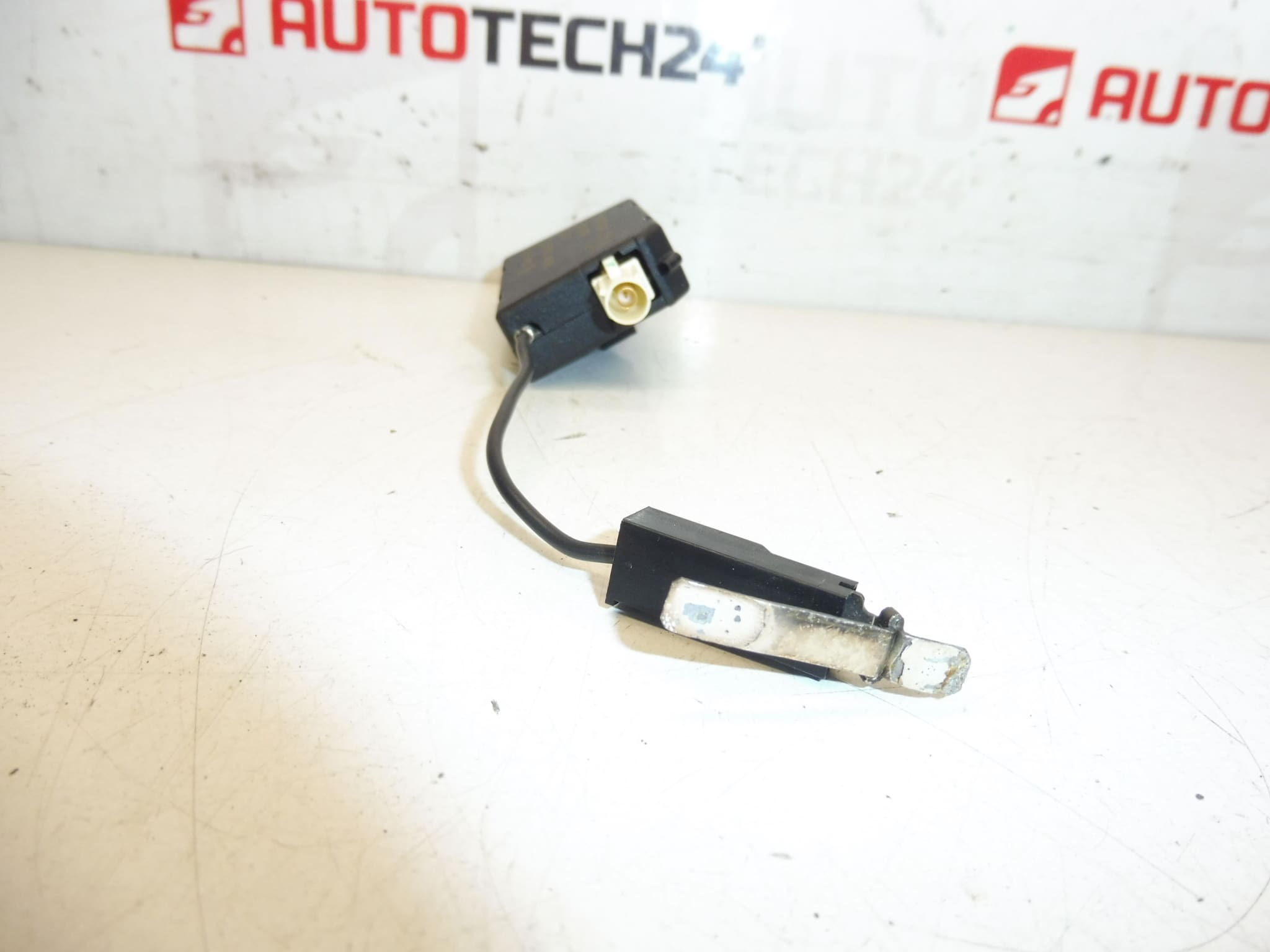 Amplificatore d'antenna AM/FM1 9657017980 6561JV - immagine 2