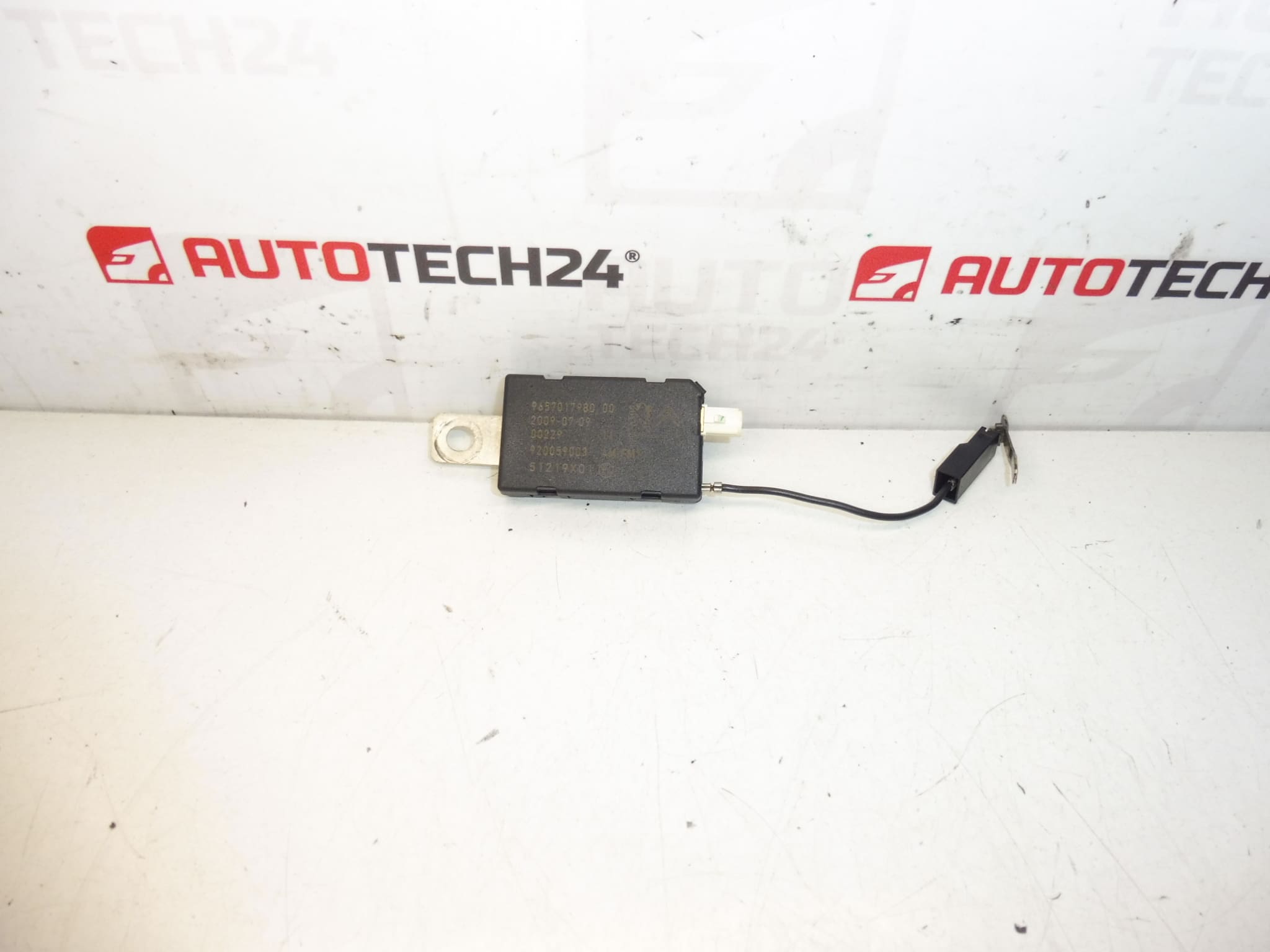 Amplificatore d'antenna AM/FM1 9657017980 6561JV