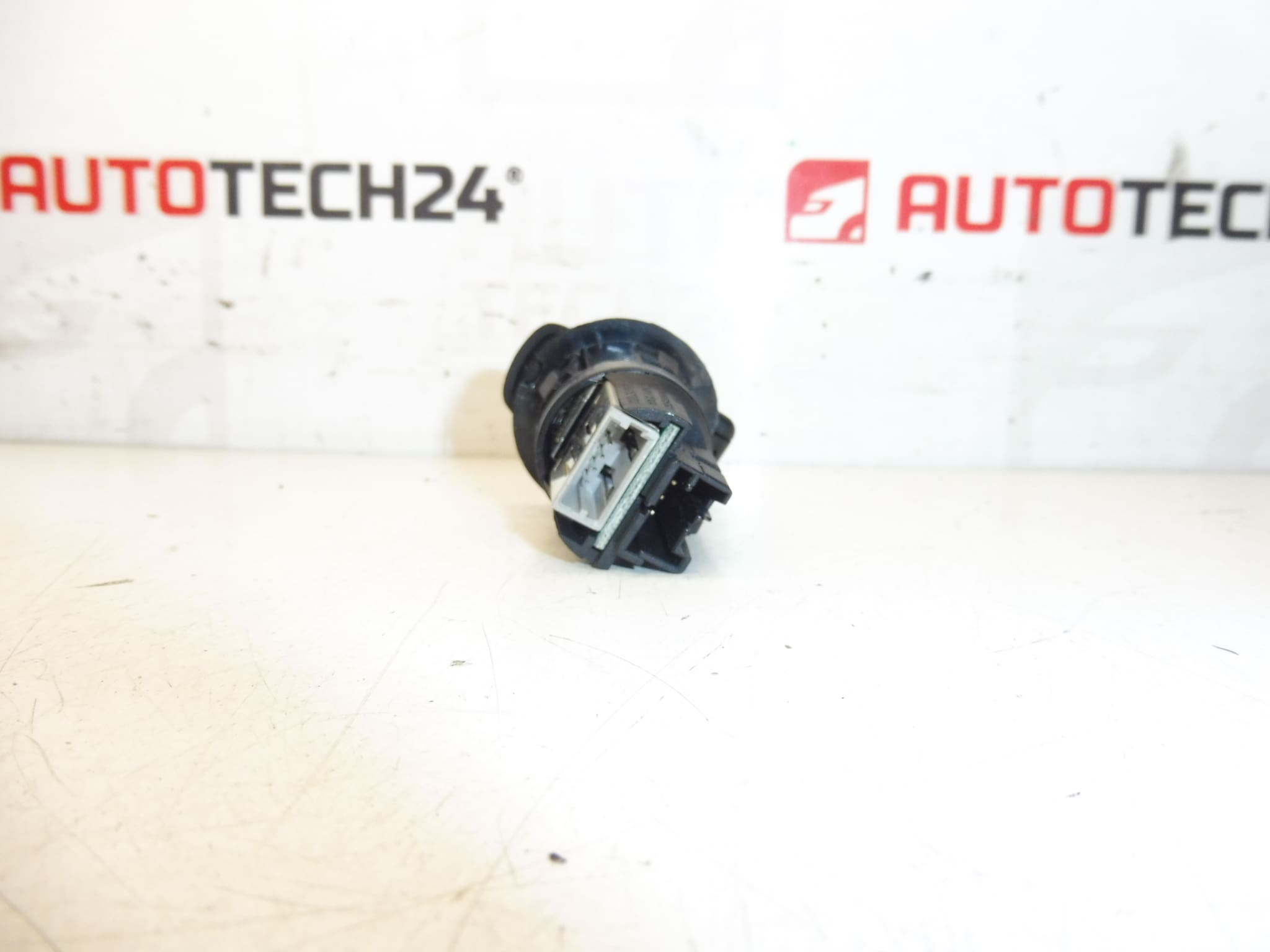 Presa USB Citroën Peugeot 96645227ZD 6574JV - immagine 2