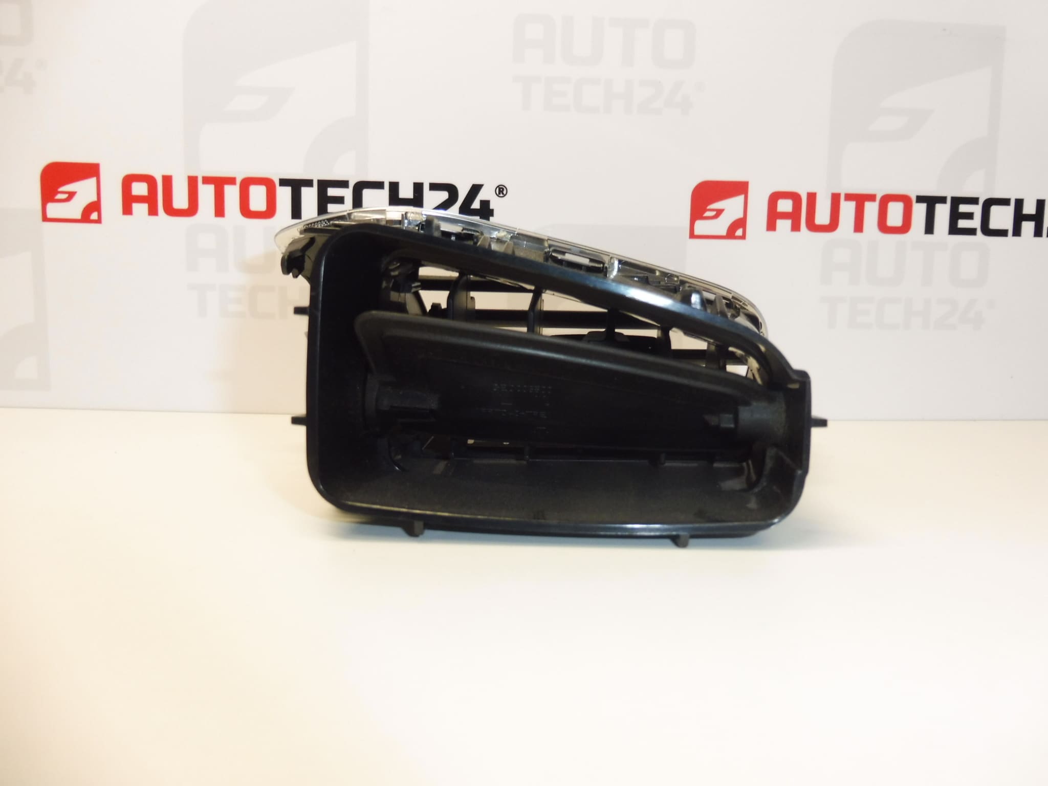 Griglia di ventilazione sinistra Citroen C4 II B7 e DS4 9671332377 8247S2 - immagine 2