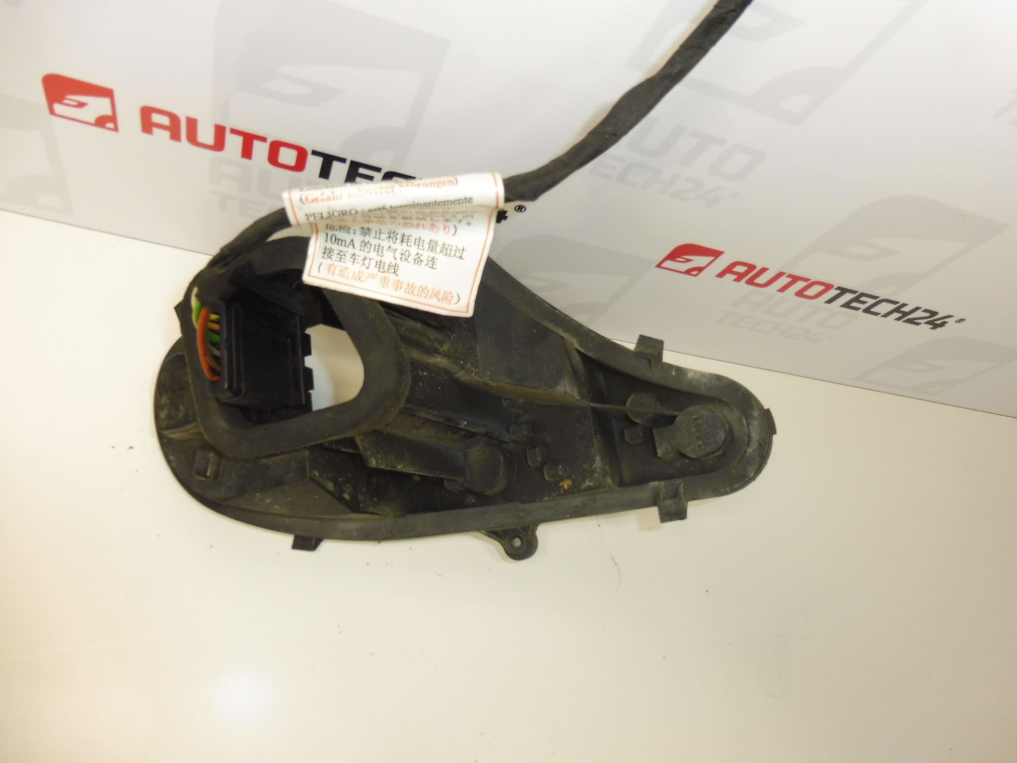Presa fanale posteriore sinistro esterno Citroën C4 II 6350KS - immagine 2