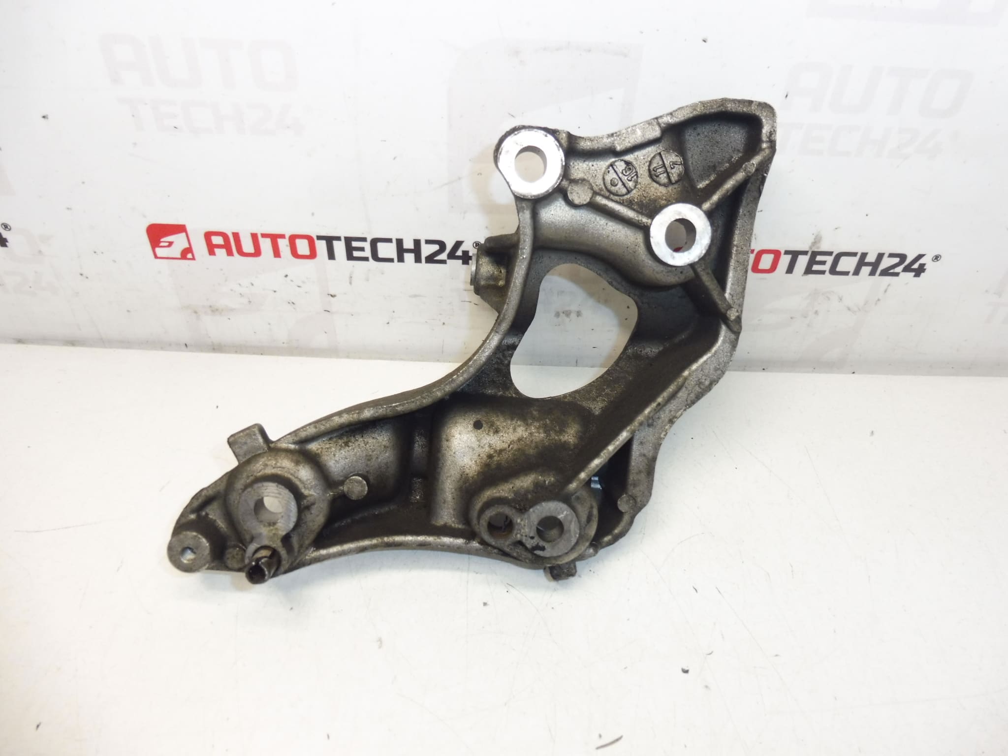 Supporto alternatore Citroën Peugeot 9658199380 5706L1 - immagine 2