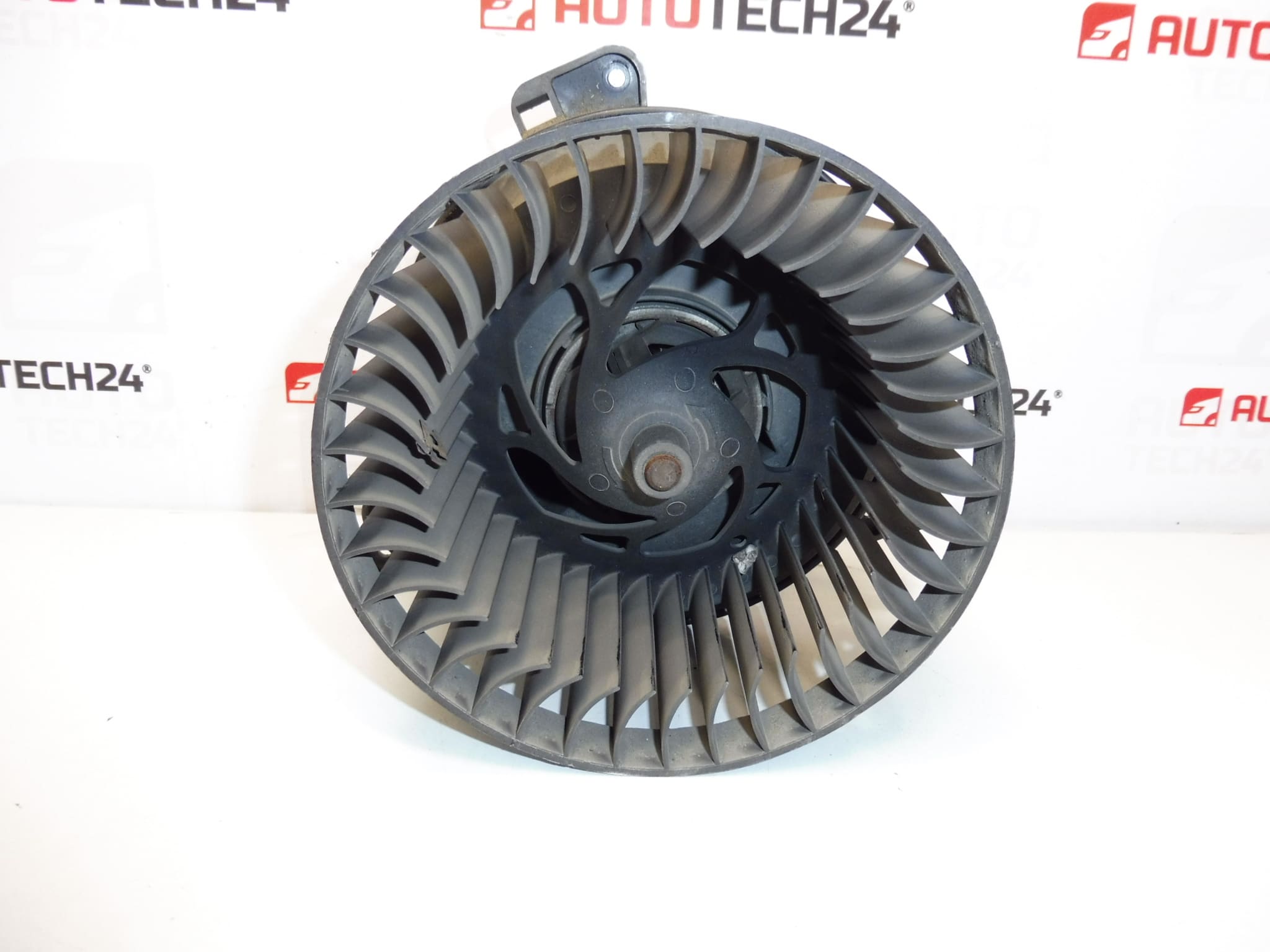 Ventola del riscaldatore Citroën Peugeot 030666P 6441R4