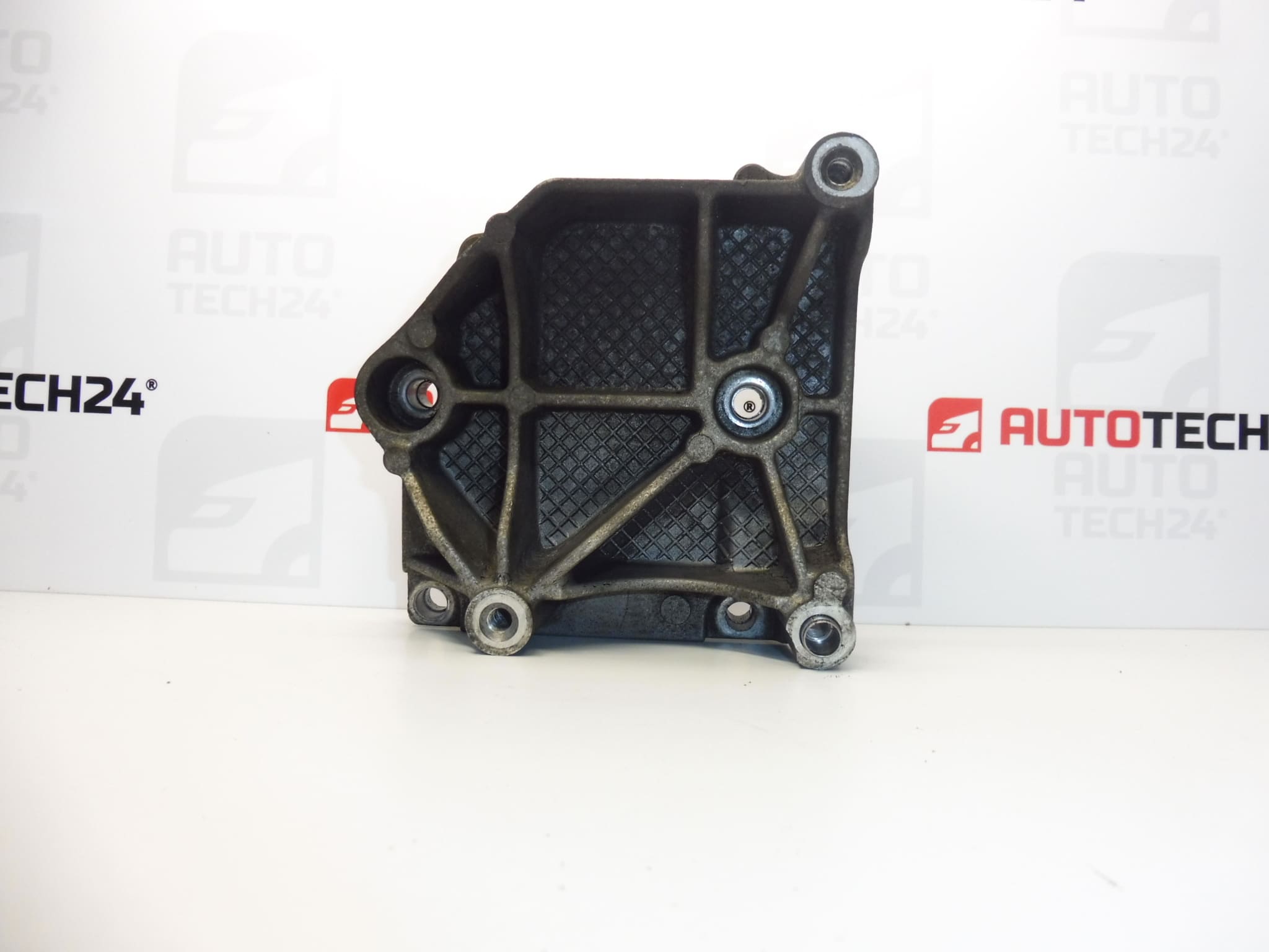 Air conditioning compressor bracket Citroën Peugeot 9657137480 6453KG