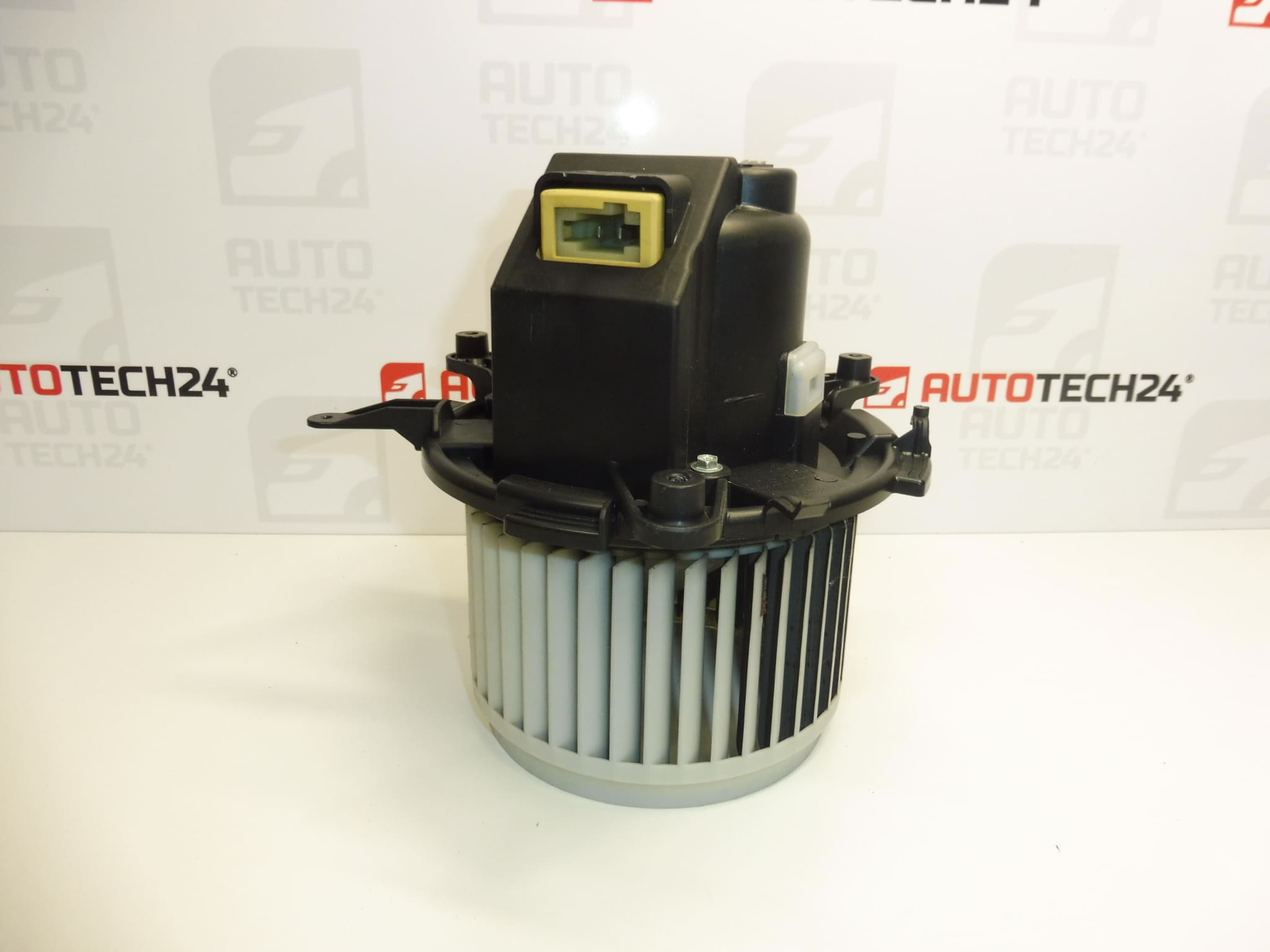 Heater blower fan Citroën Peugeot 9821292180 9849717380