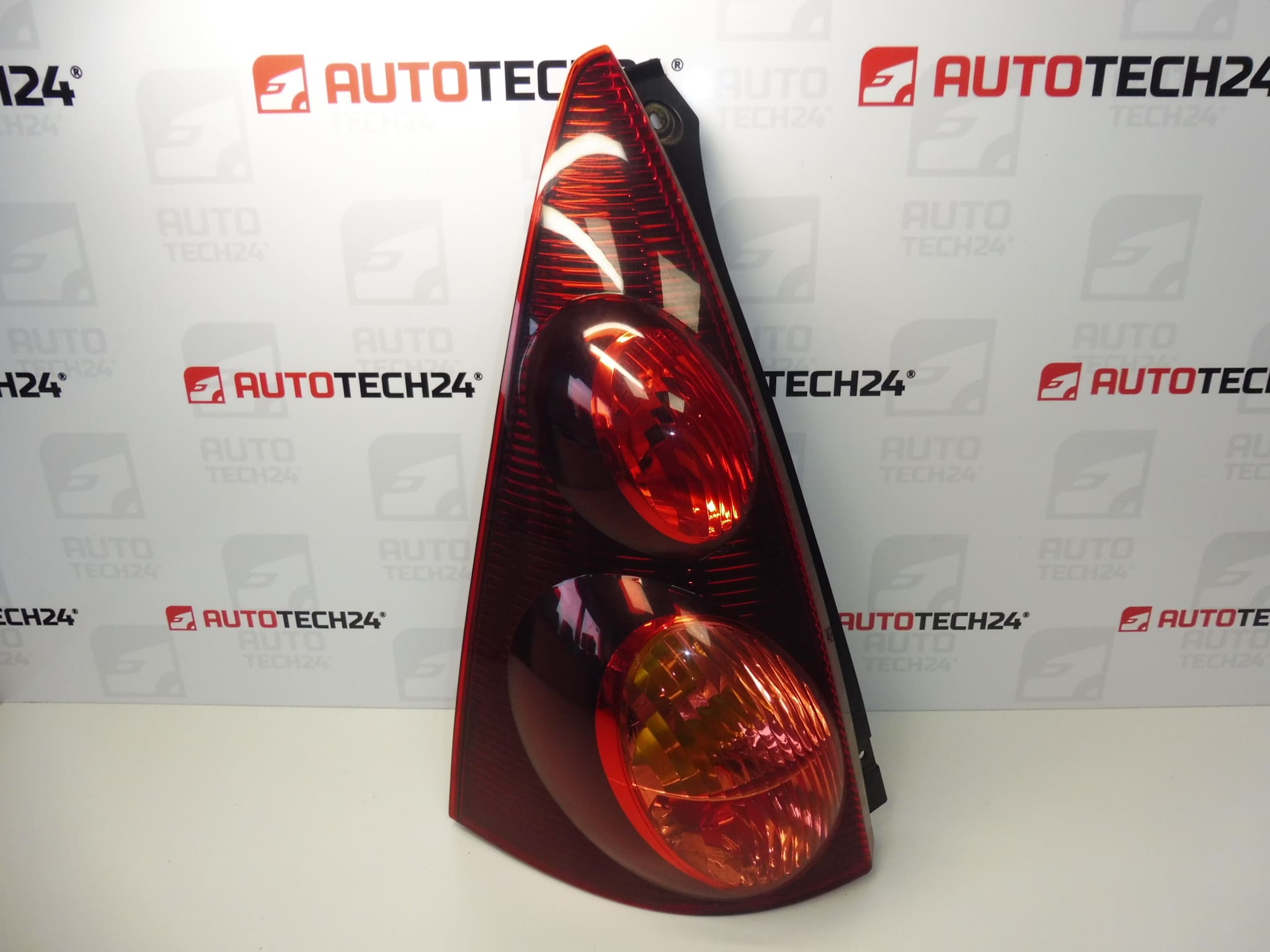 Left rear lamp Peugeot 107 2013 81560-0H090 1607990580